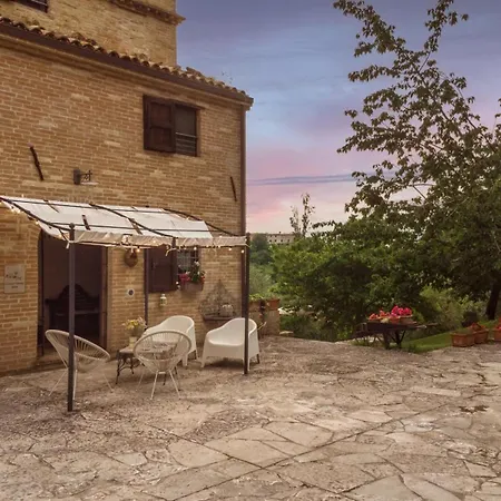 Casatorre 6&2, Emma Villa Saludecio