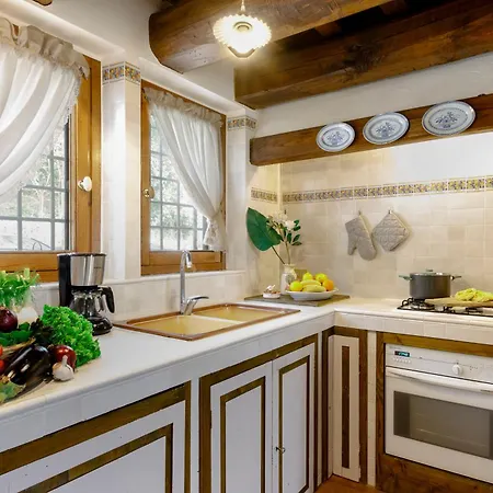 Villa Casatorre 6&2, Emma