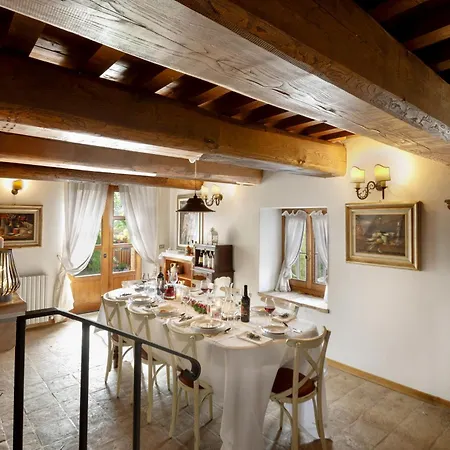 Casatorre 6&2, Emma Villa Saludecio